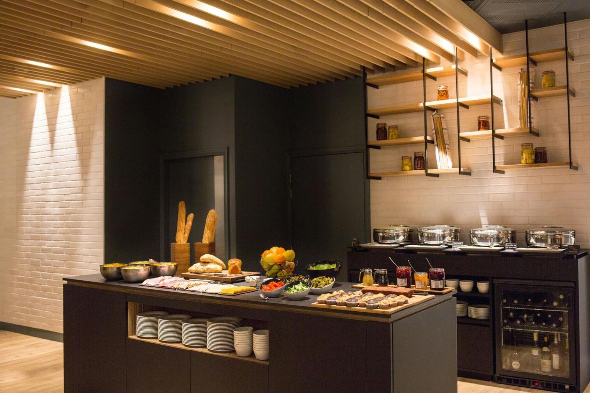 Hotel Courtyard By Marriott Paris Arcueil Exterior foto