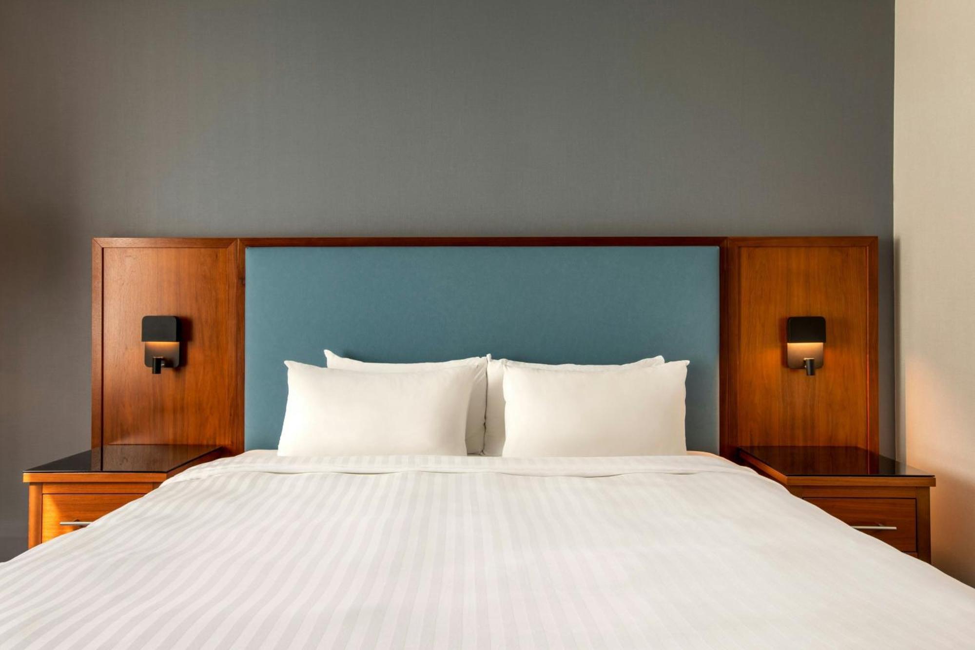 Hotel Courtyard By Marriott Paris Arcueil Exterior foto