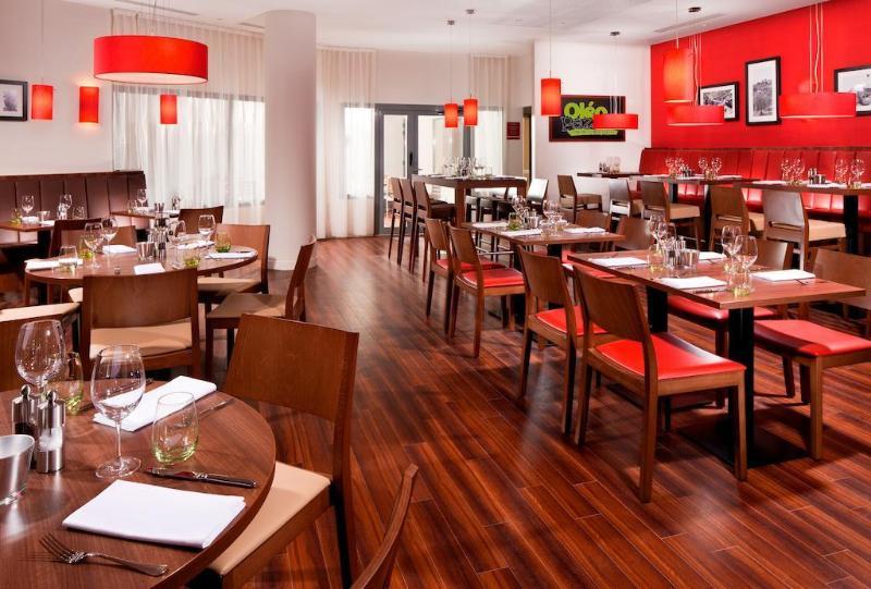 Hotel Courtyard By Marriott Paris Arcueil Exterior foto