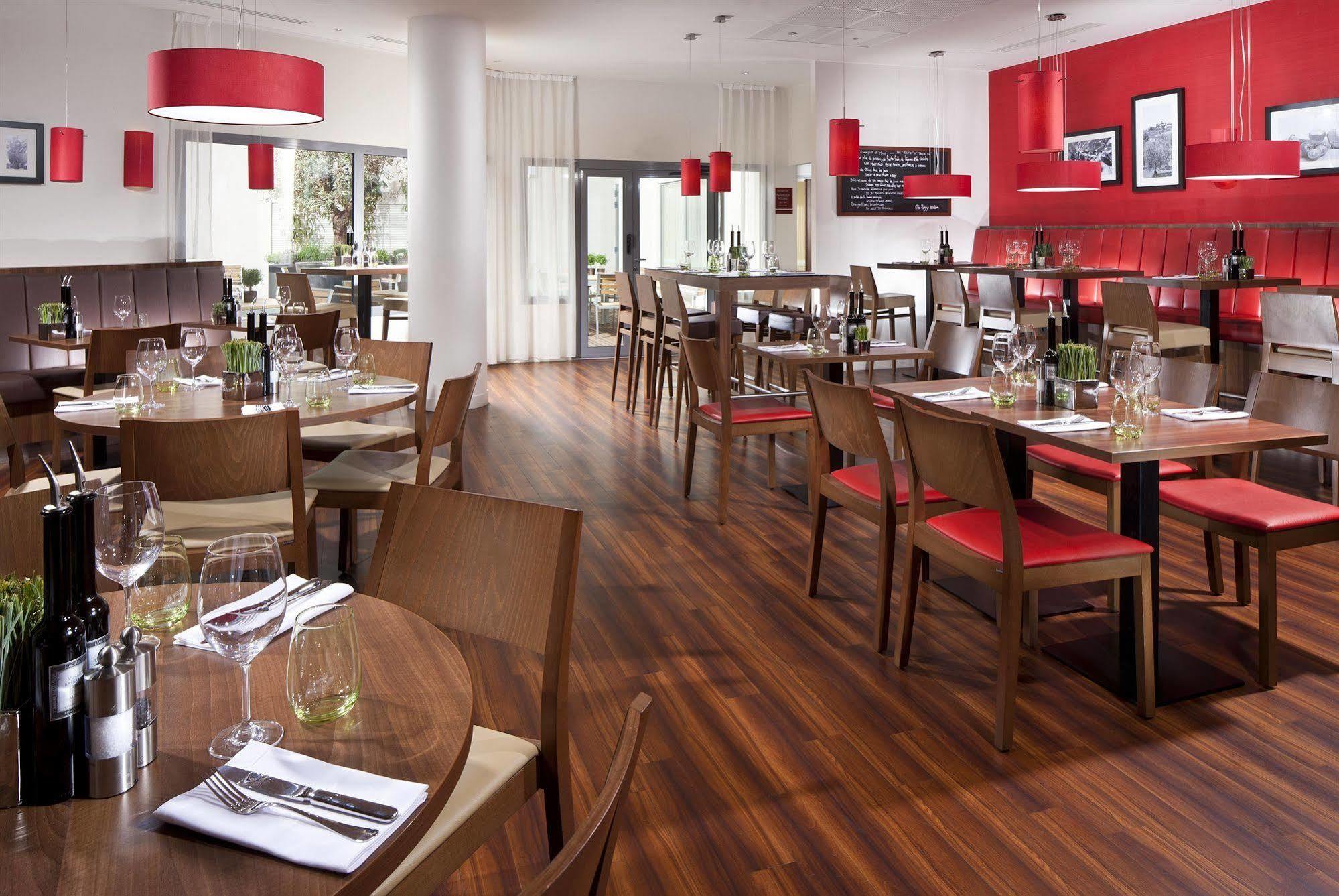 Hotel Courtyard By Marriott Paris Arcueil Exterior foto
