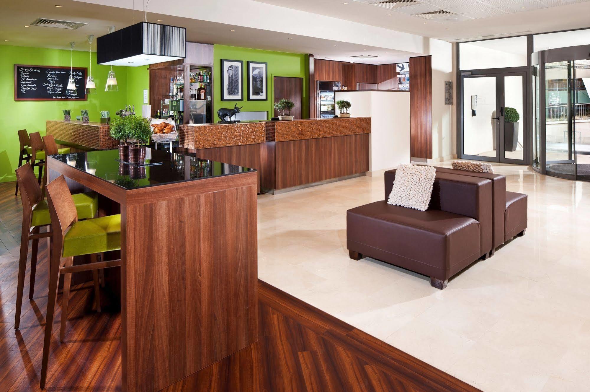 Hotel Courtyard By Marriott Paris Arcueil Exterior foto